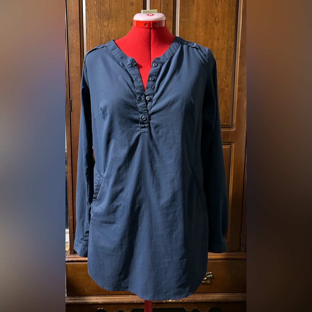 Duluth Trading Co Red and Navy Size XS Crew Top